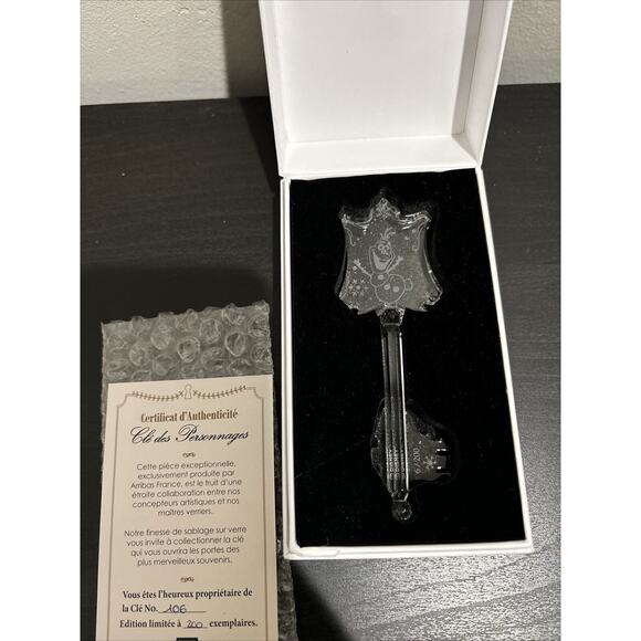 Arribas Brothers Disneyland Paris LE Glass Key Frozen Olaf 106/200 W/ Box & COA - Picture 4 of 11